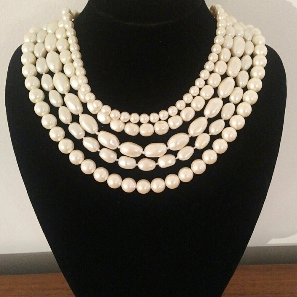 Stunning NYC Bloomingdale’s 5-Strand Pearl Necklace.